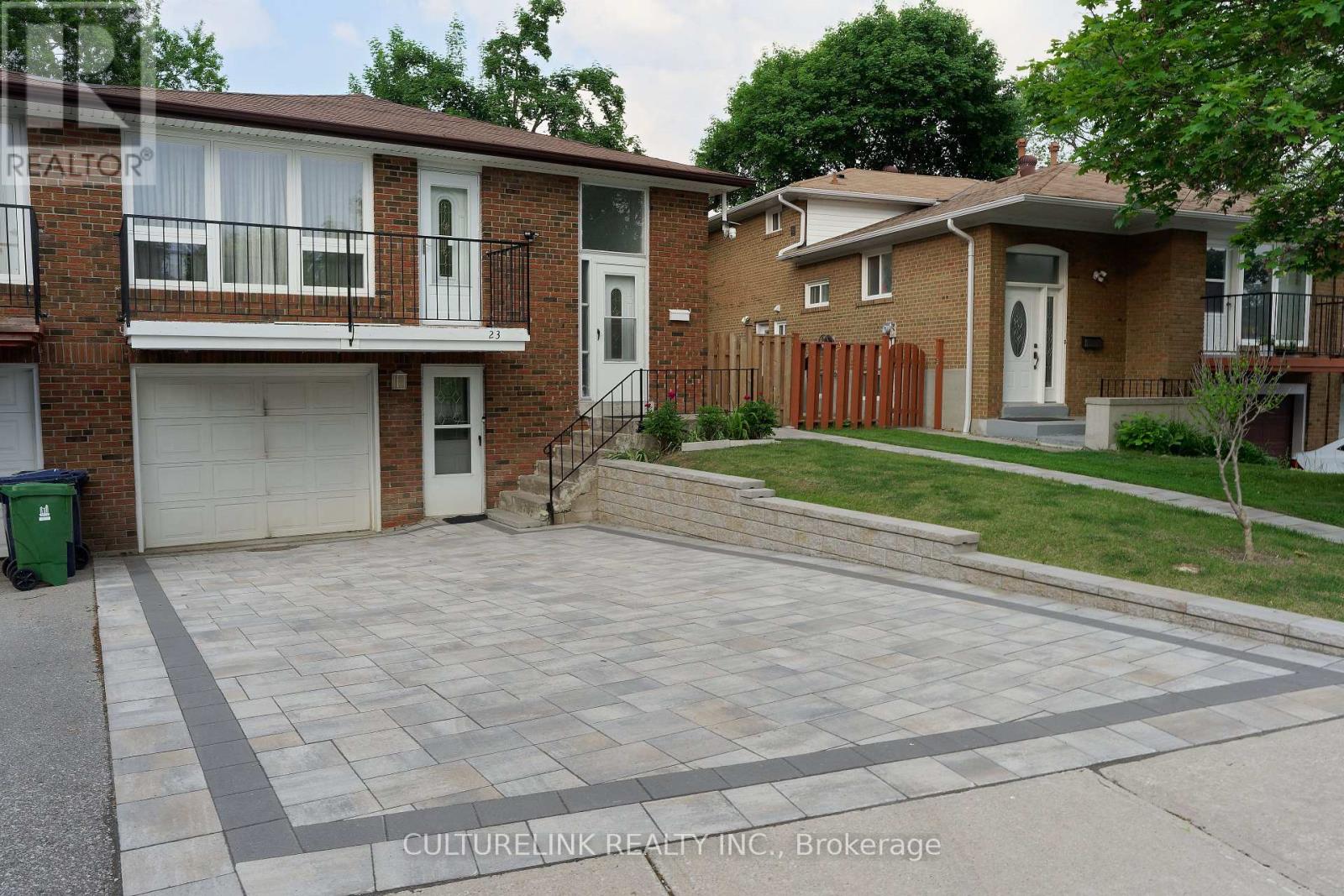23 LOWBANK COURT SW, Toronto, Ontario