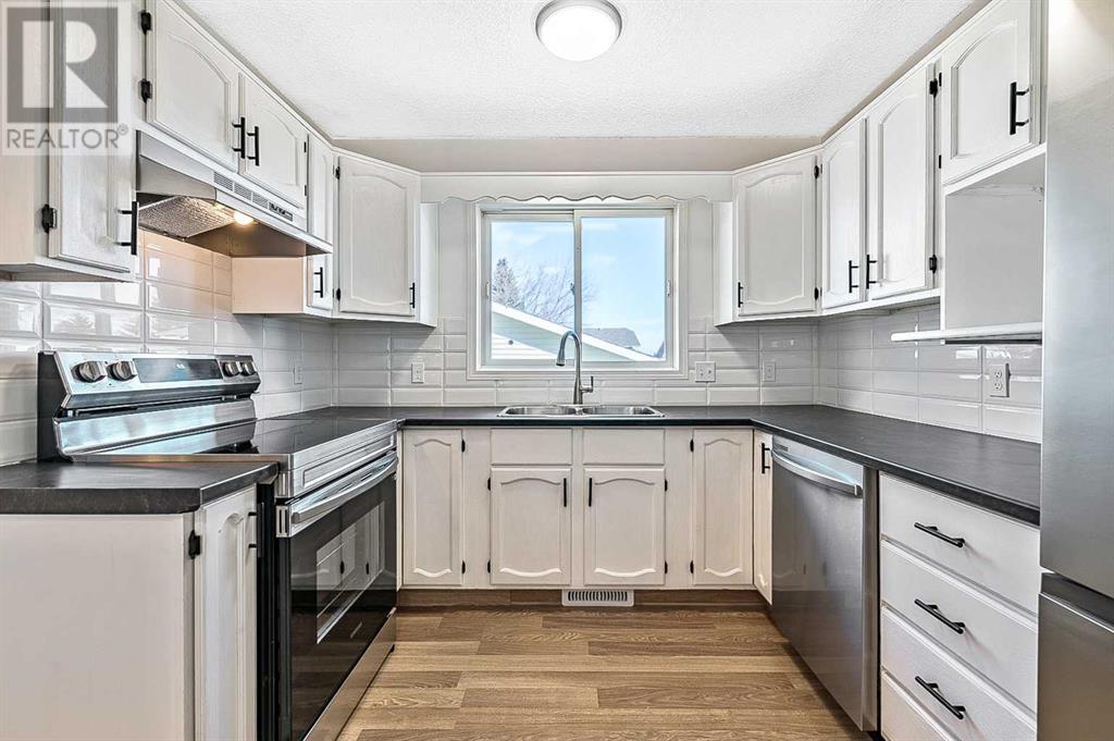 24 Macewan Meadow Link Nw, Calgary, Alberta  T3K 3H4 - Photo 8 - A2205637