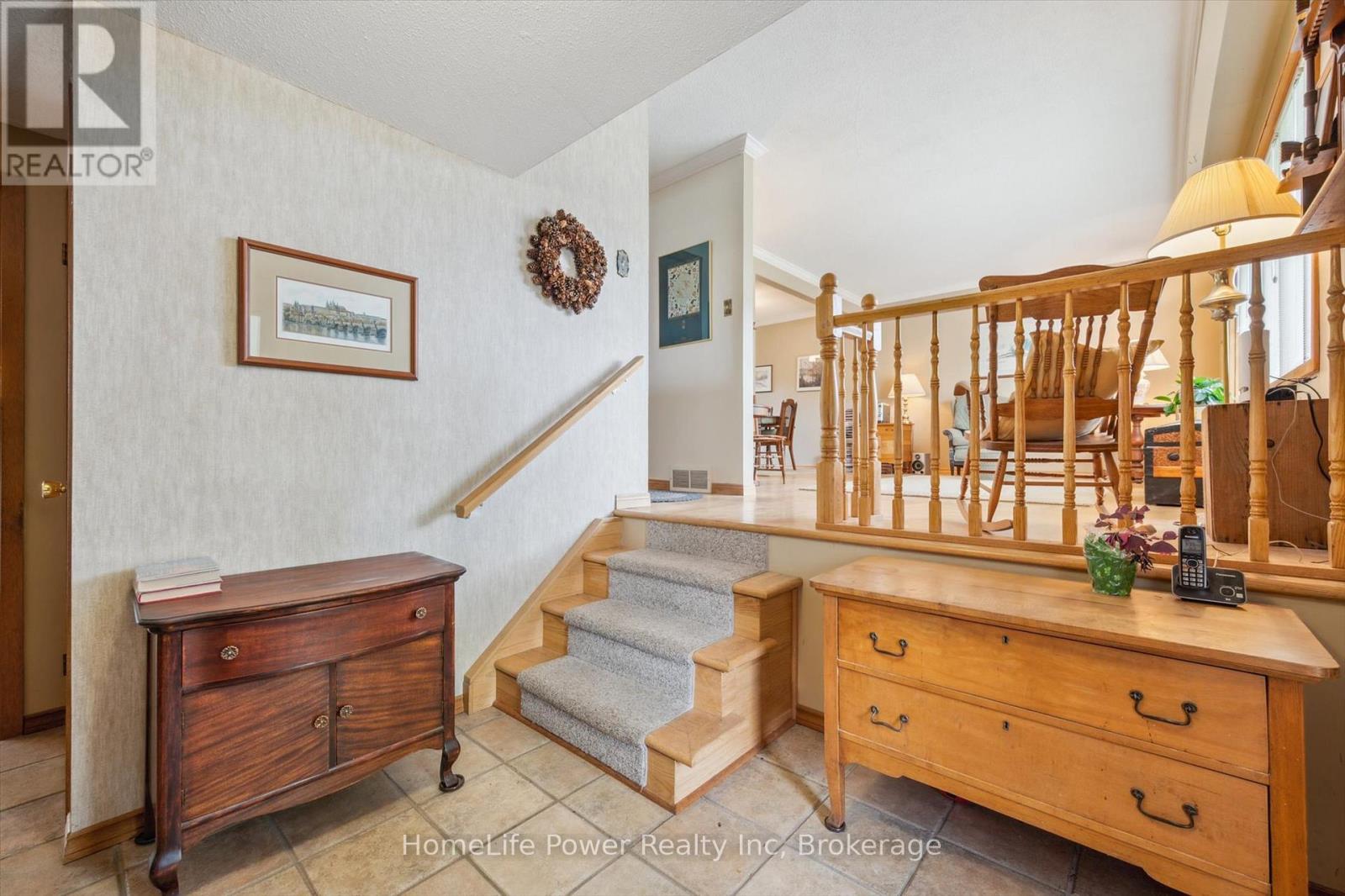 19 Bishop Court, Guelph, Ontario  N1G 2R8 - Photo 10 - X12217079