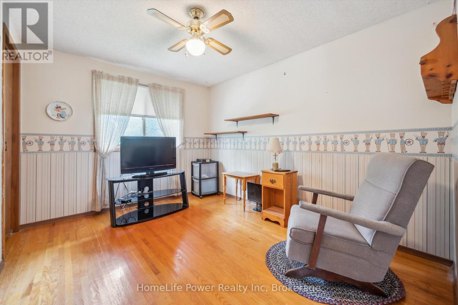 19 Bishop Court, Guelph, Ontario  N1G 2R8 - Photo 25 - X12217079