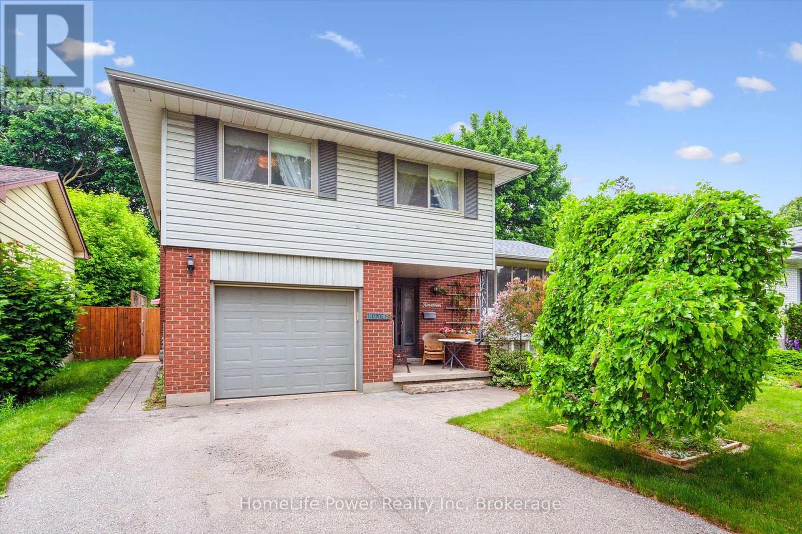 19 Bishop Court, Guelph, Ontario  N1G 2R8 - Photo 6 - X12217079