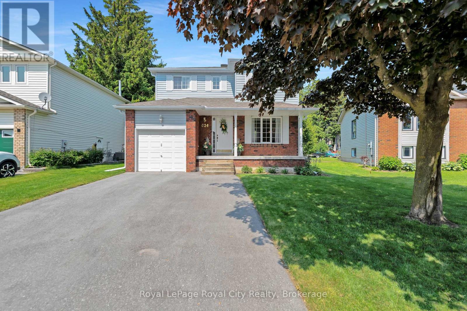 624 Holman Crescent, Centre Wellington, Ontario  N1M 3M1 - Photo 2 - X12217139