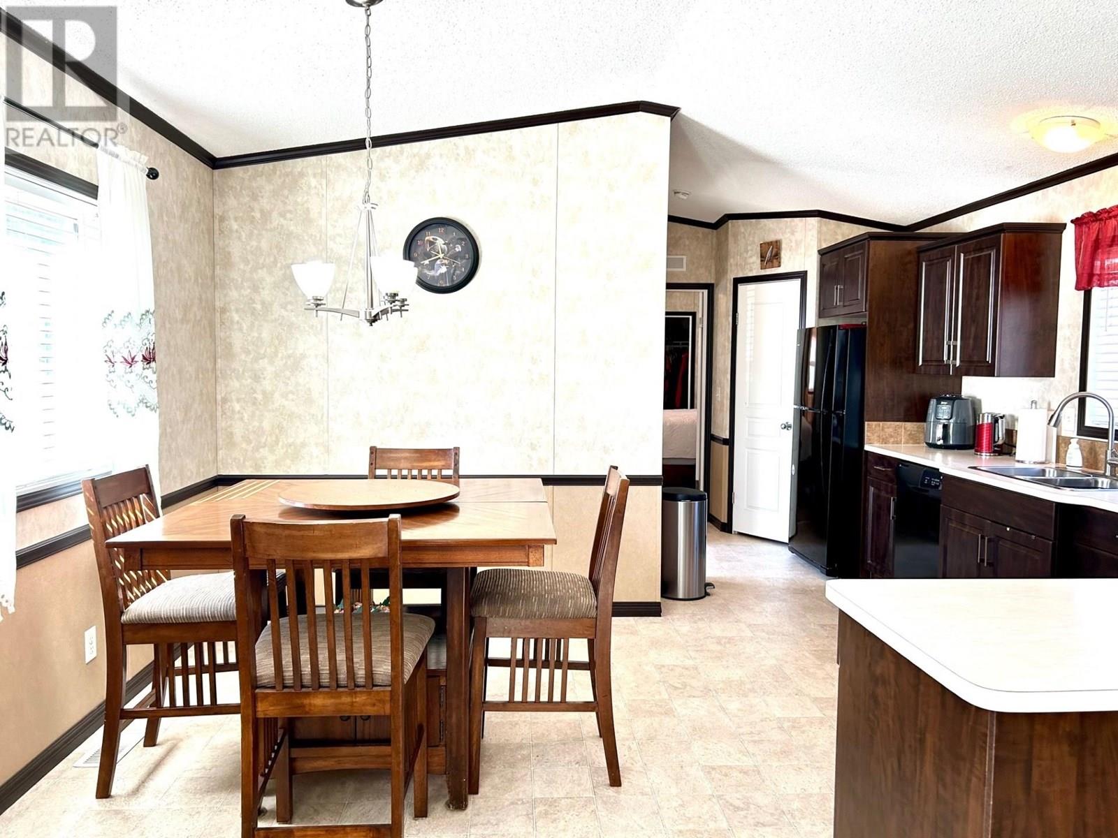 5227 42 Street, Fort Nelson, British Columbia  V0C 1R0 - Photo 4 - R3014965