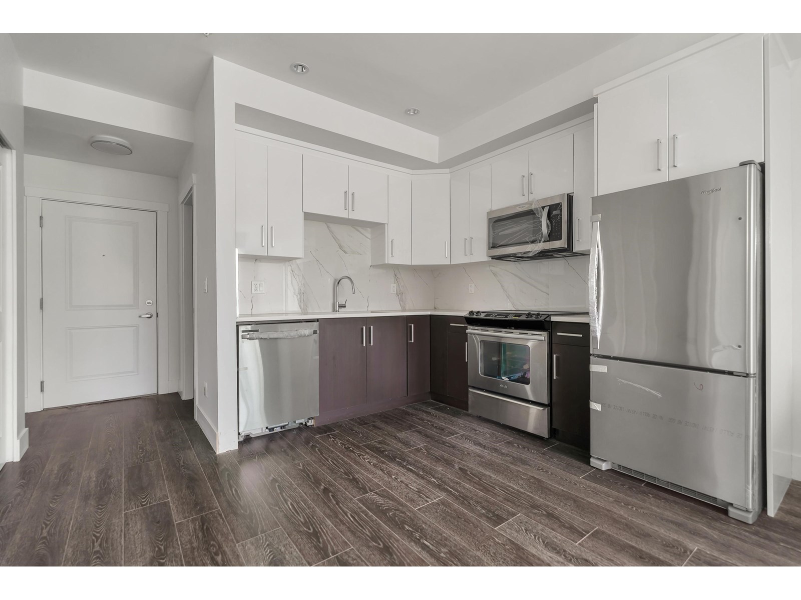 214 9983 E Barnston Drive, Surrey, British Columbia  V4N 6T3 - Photo 4 - R3013092