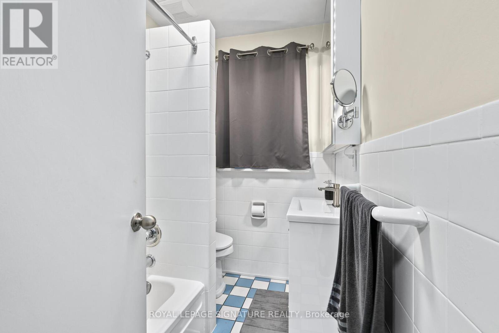 184 Mortimer Avenue, Toronto, Ontario  M4K 2A5 - Photo 13 - E12217005
