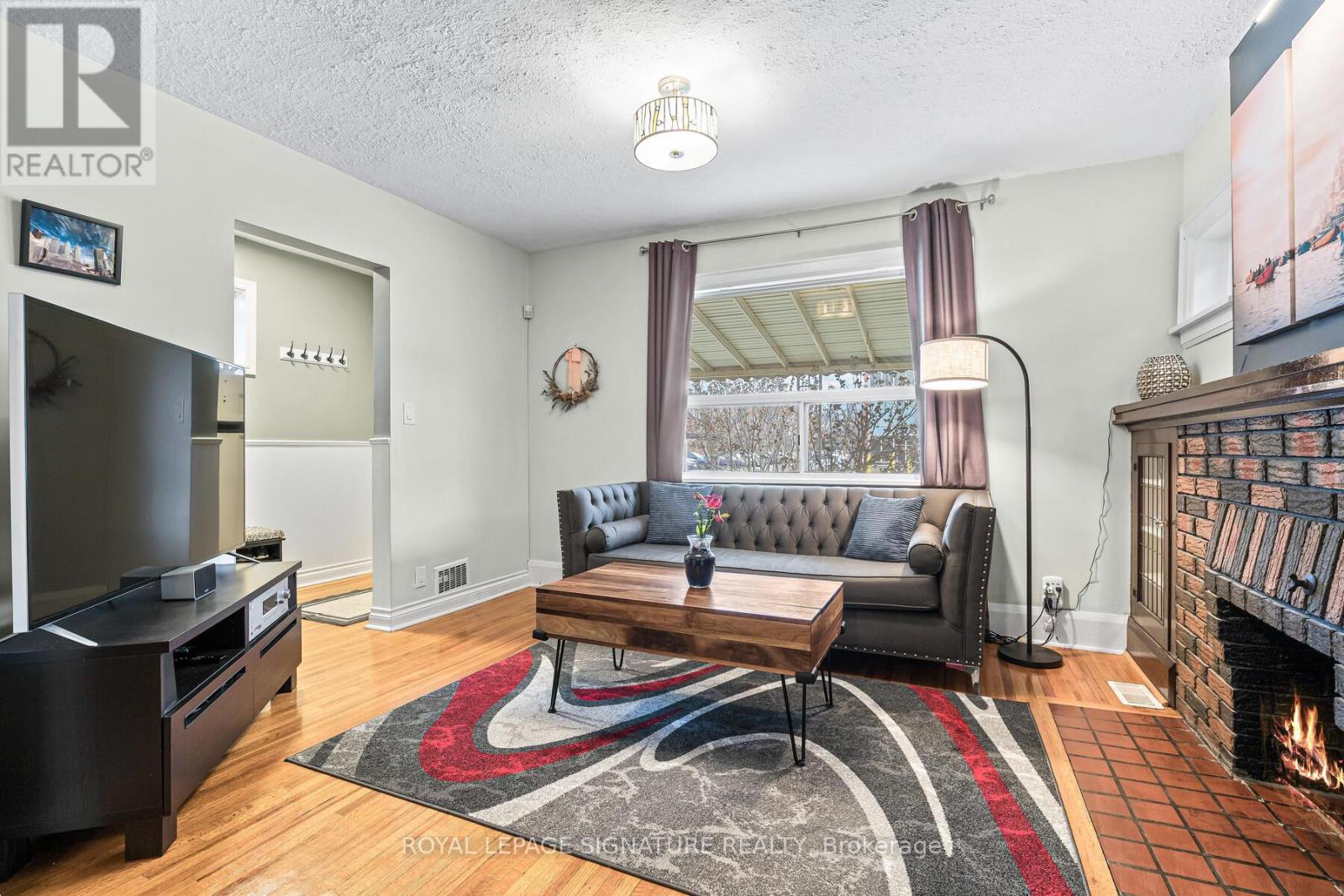 184 Mortimer Avenue, Toronto, Ontario  M4K 2A5 - Photo 5 - E12217005