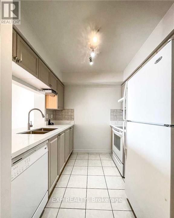 742 - 18 Mondeo Drive, Toronto, Ontario  M1P 5C8 - Photo 14 - E12217032