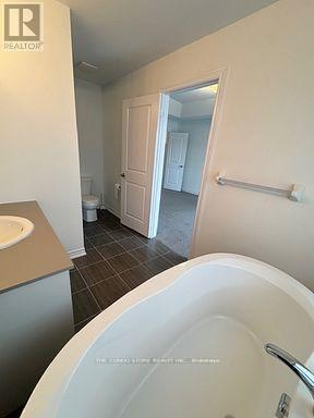 35 Steamboat Way, Whitby, Ontario  L1N 0M6 - Photo 21 - E12217040