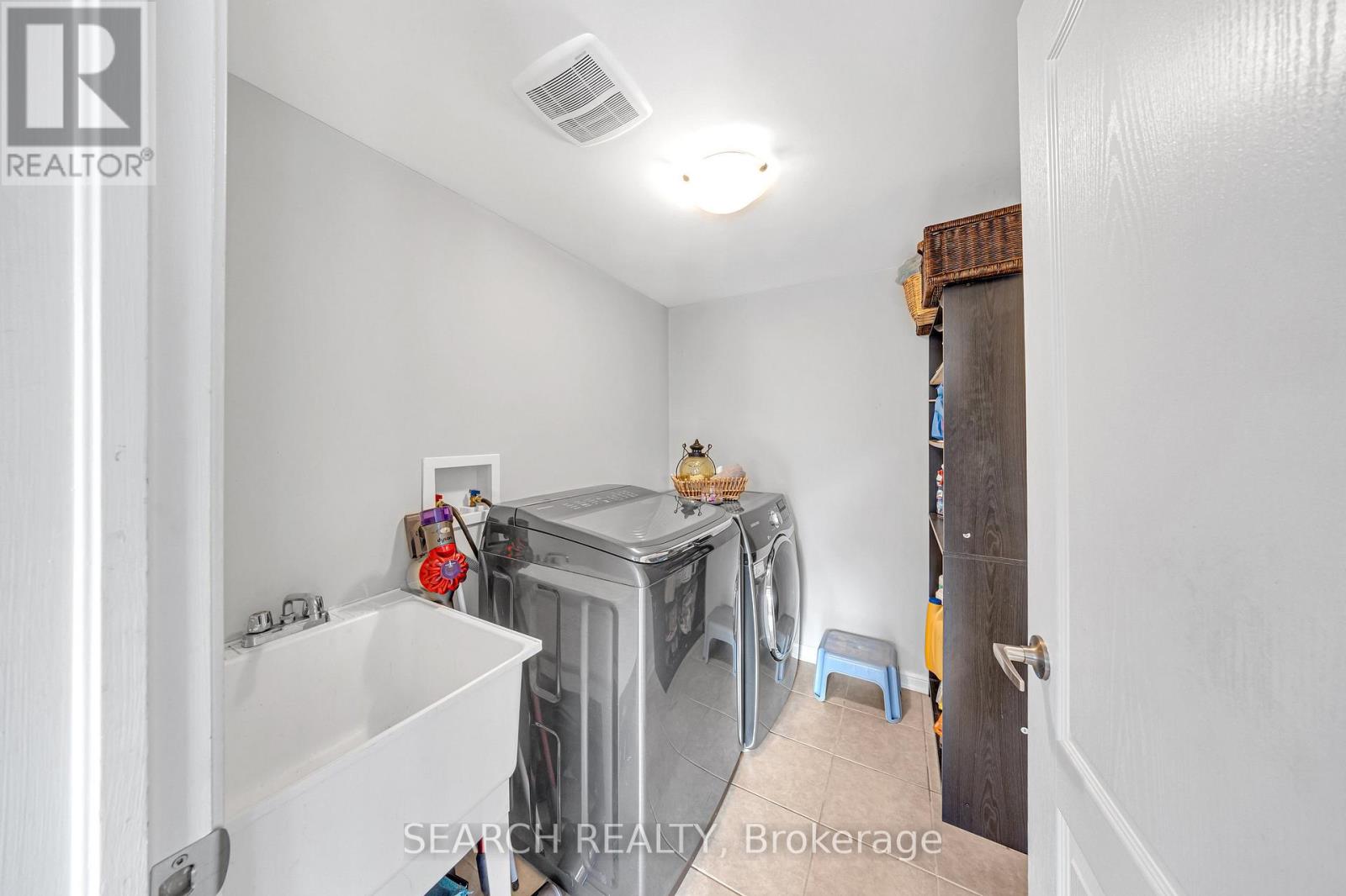 2400 Bronzedale Street, Pickering, Ontario  L1X 0C3 - Photo 14 - E12217066