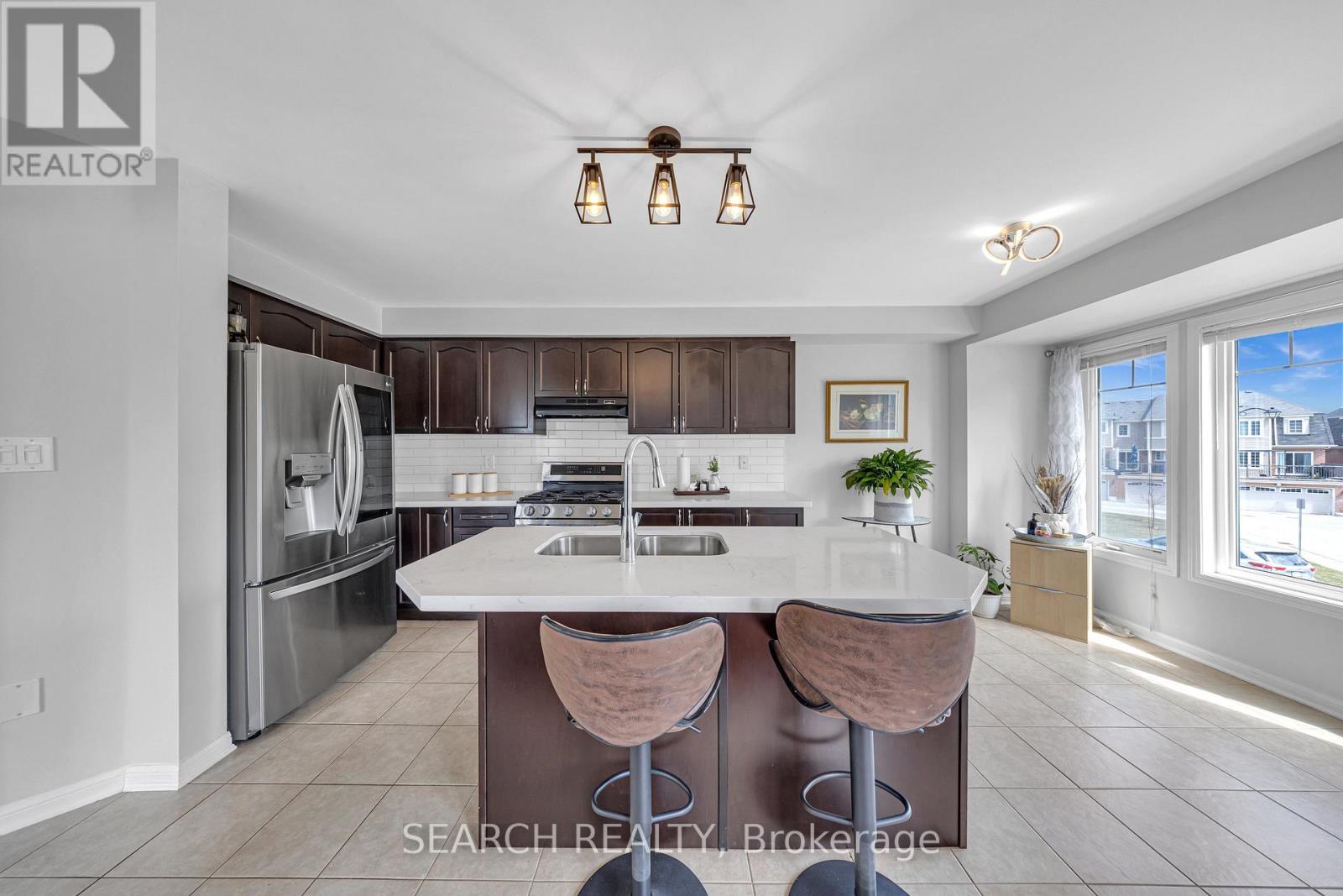 2400 Bronzedale Street, Pickering, Ontario  L1X 0C3 - Photo 19 - E12217066