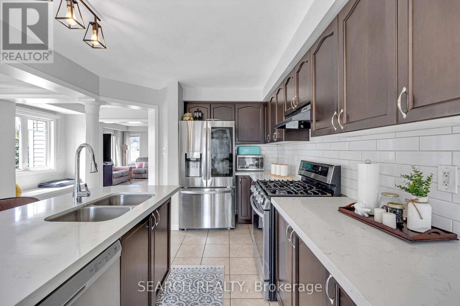 2400 Bronzedale Street, Pickering, Ontario  L1X 0C3 - Photo 22 - E12217066