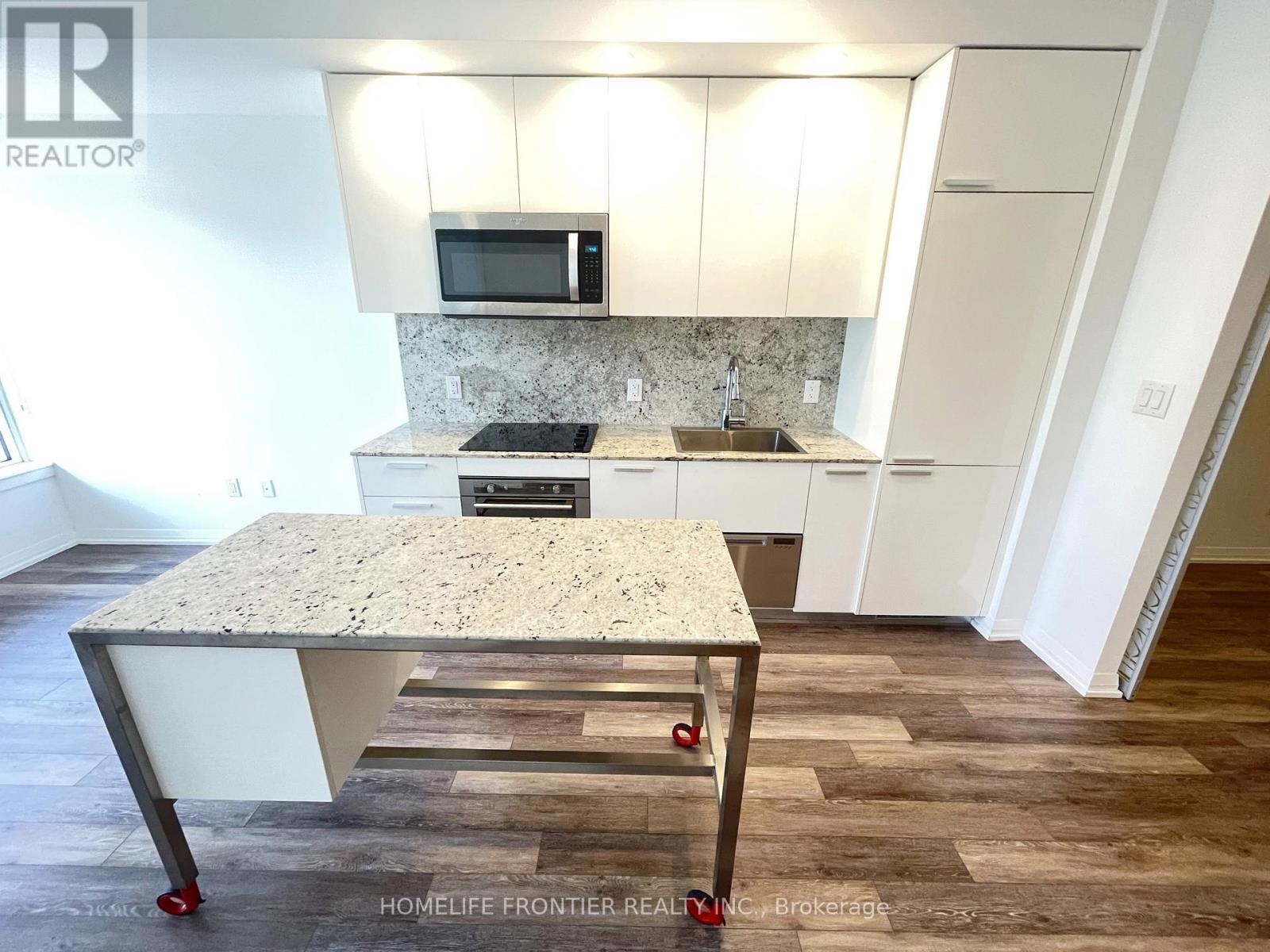312 - 75 Canterbury Place, Toronto (Willowdale West), Ontario  M2N 0L2 - Photo 5 - C12206606