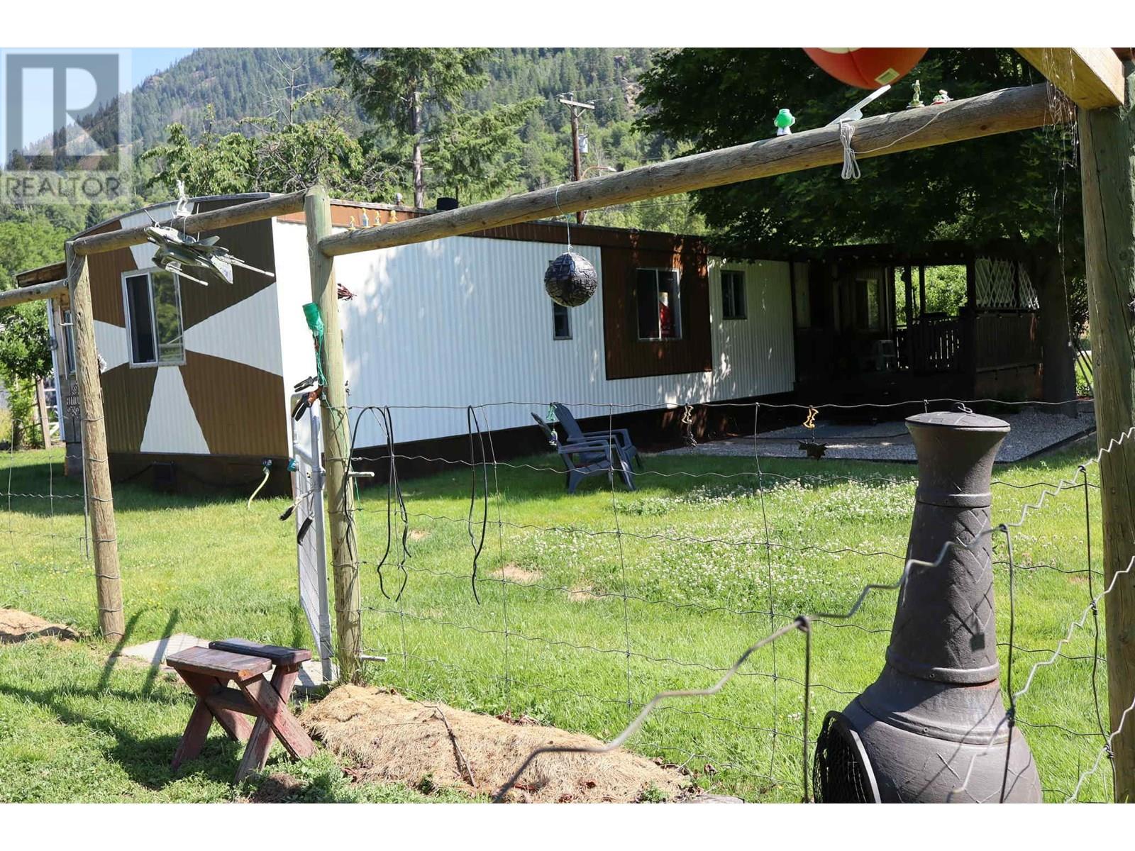 1916 Brilliant Road, Castlegar, British Columbia  V1N 4K2 - Photo 43 - 10335726