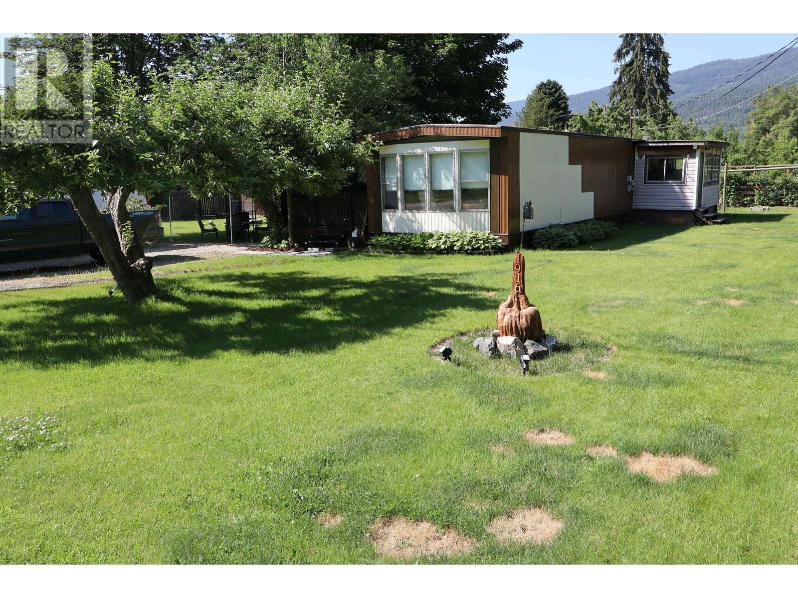 1916 Brilliant Road, Castlegar, British Columbia