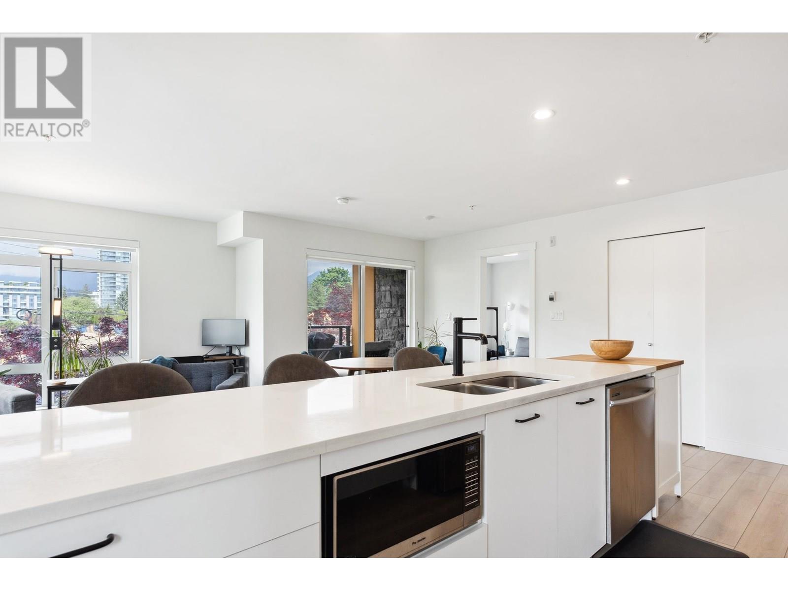 208 1519 Crown Street, North Vancouver, British Columbia  V7J 1G6 - Photo 10 - R3004231
