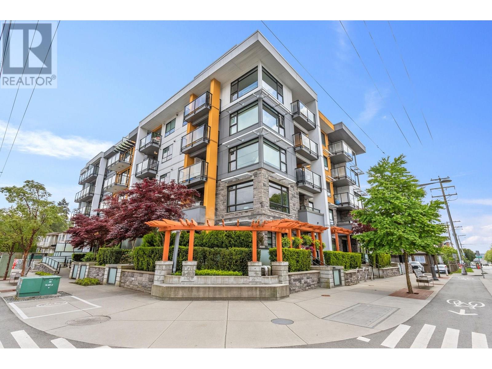 208 1519 CROWN STREET, North Vancouver, British Columbia