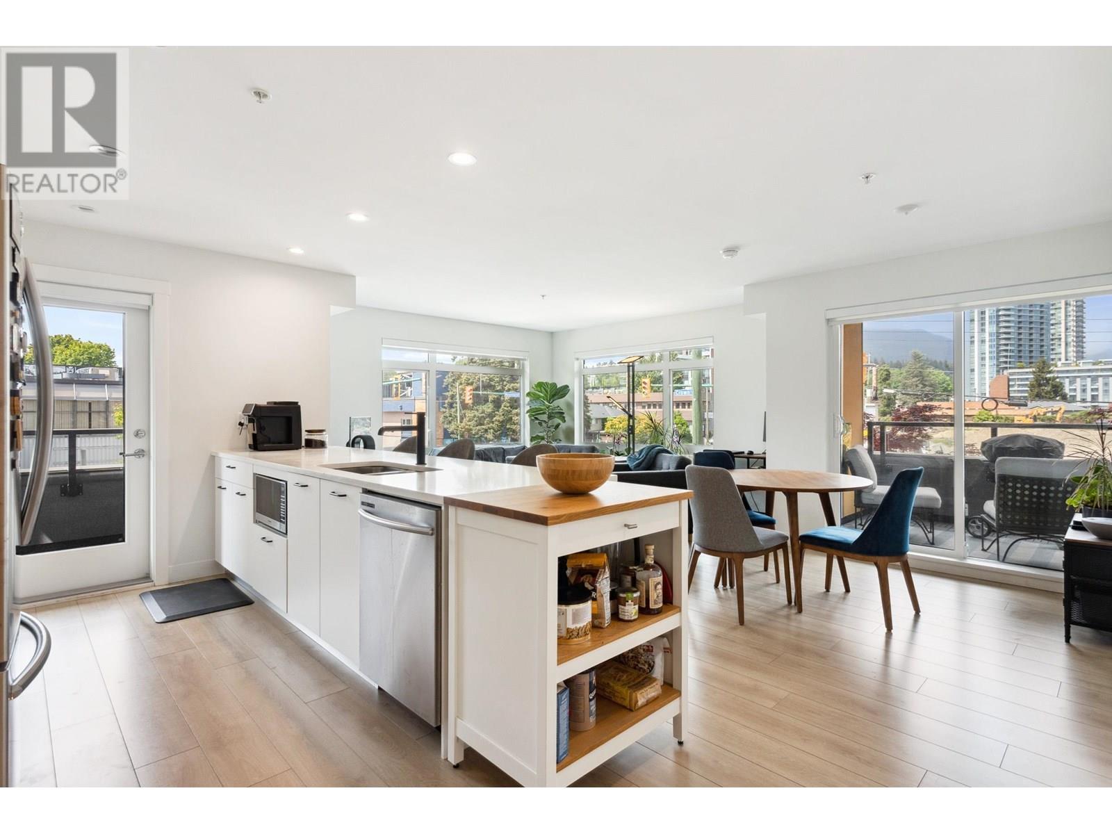 208 1519 Crown Street, North Vancouver, British Columbia  V7J 1G6 - Photo 3 - R3004231