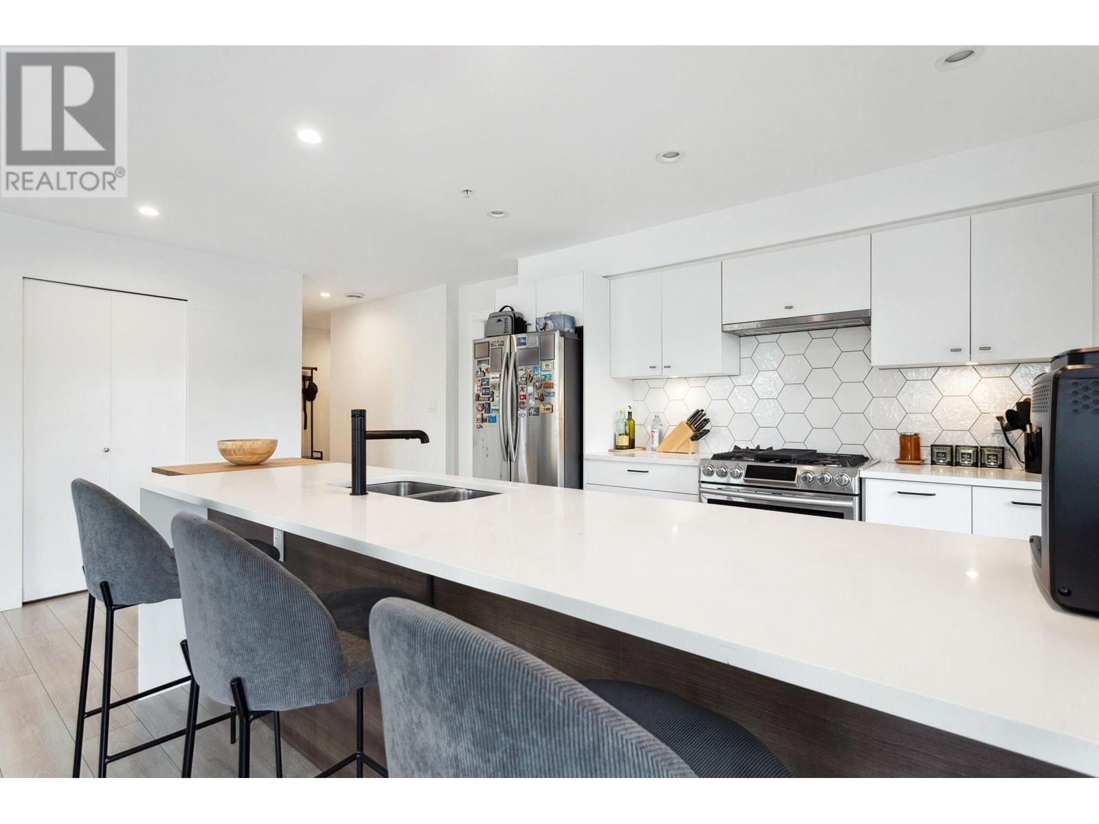208 1519 Crown Street, North Vancouver, British Columbia  V7J 1G6 - Photo 7 - R3004231