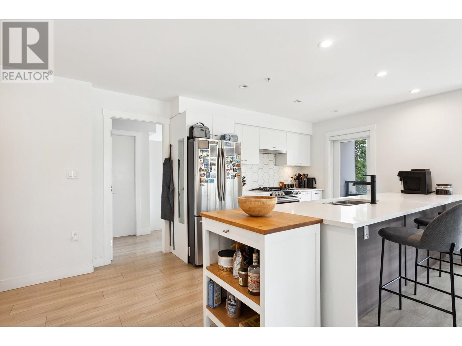 208 1519 Crown Street, North Vancouver, British Columbia  V7J 1G6 - Photo 12 - R3004231