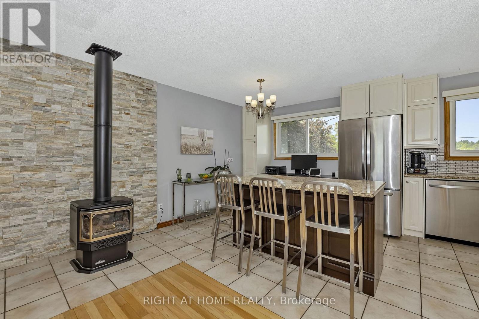 2720 Bell Line Road N, Frontenac (Frontenac Centre), Ontario  K0H 2P0 - Photo 7 - X12217115