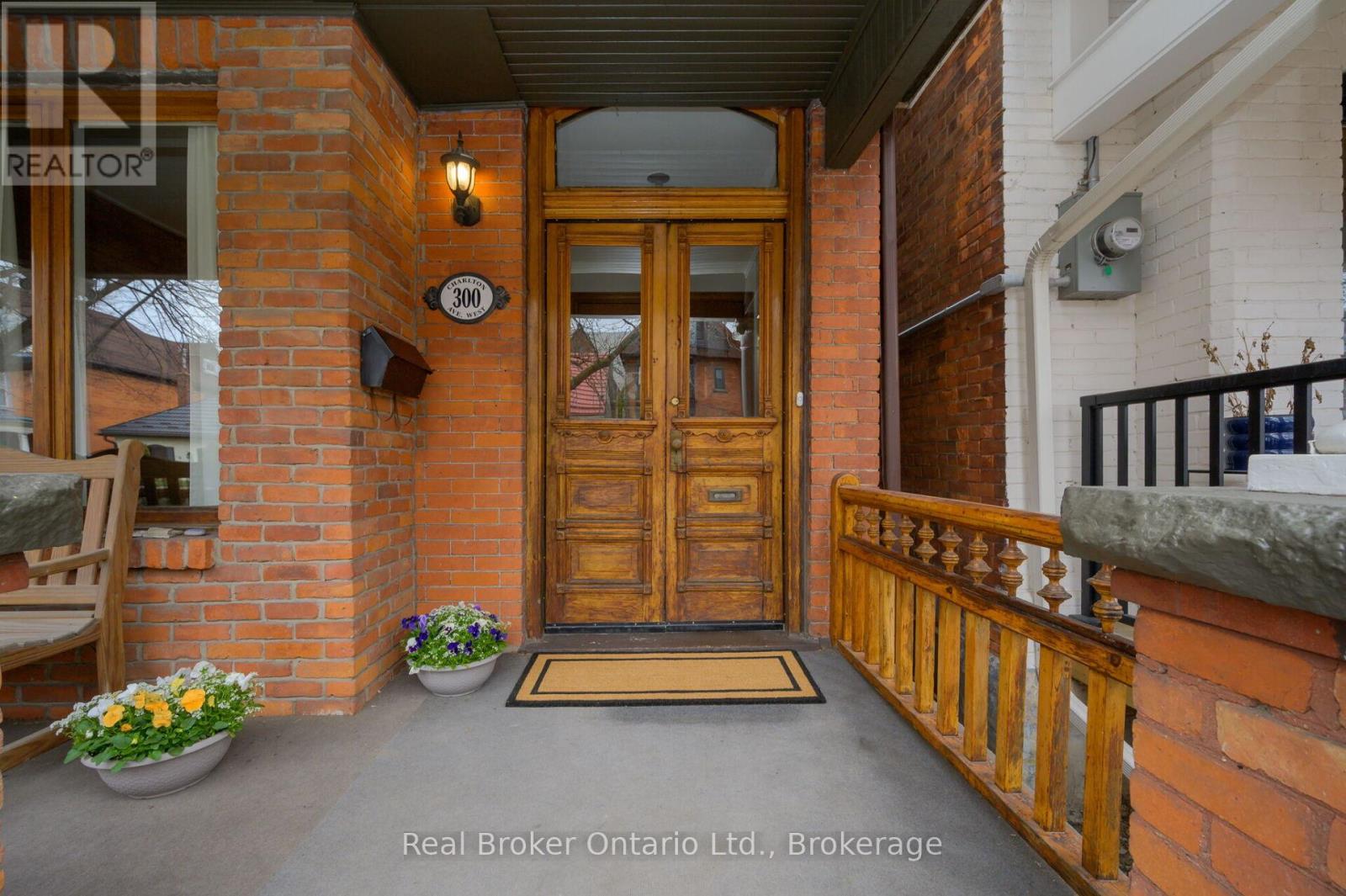 300 Charlton Avenue W, Hamilton, Ontario  L8P 2E5 - Photo 8 - X12217131