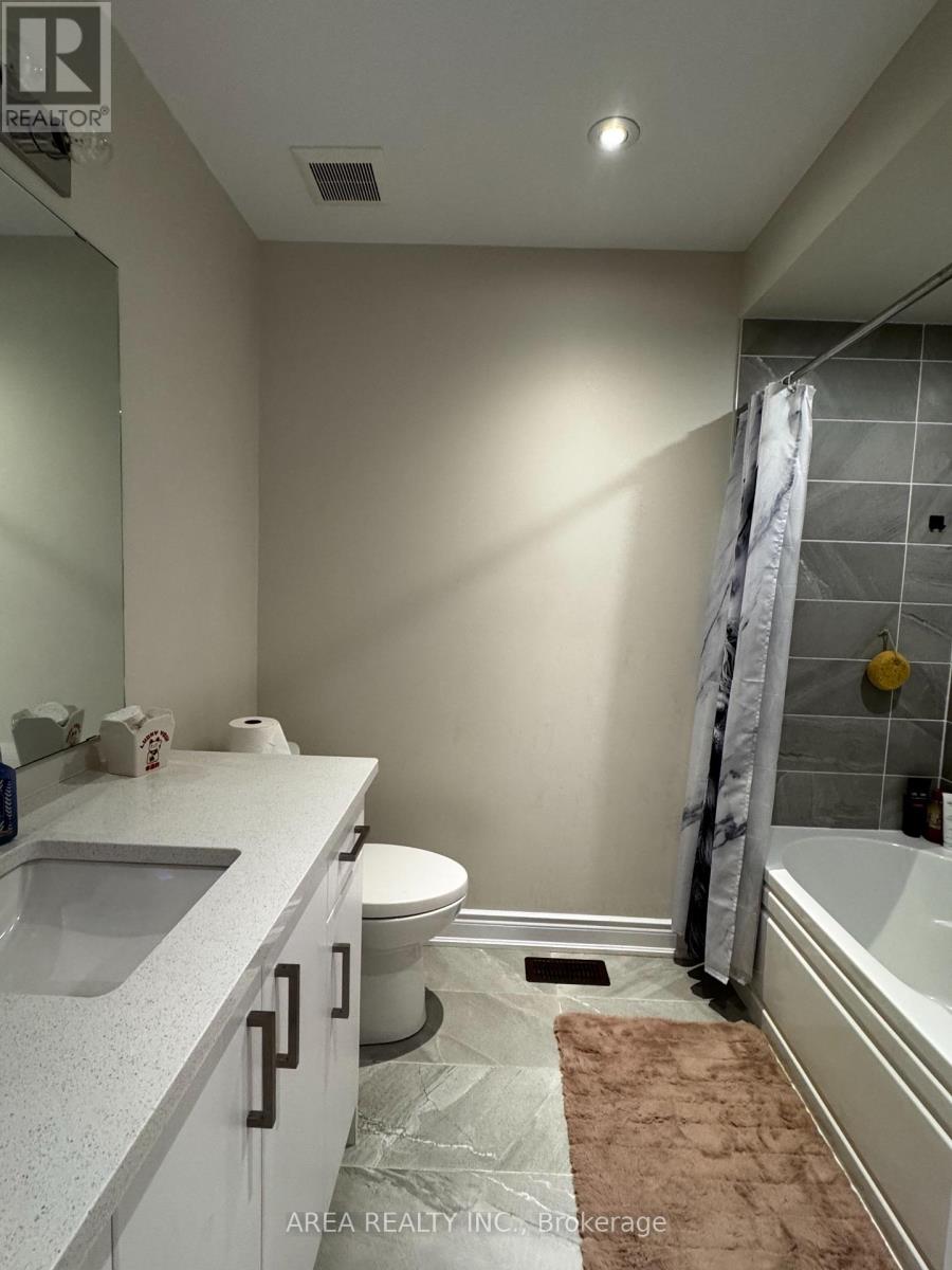 64 Stately Drive, Wasaga Beach, Ontario  L0M 1S0 - Photo 19 - S12216946