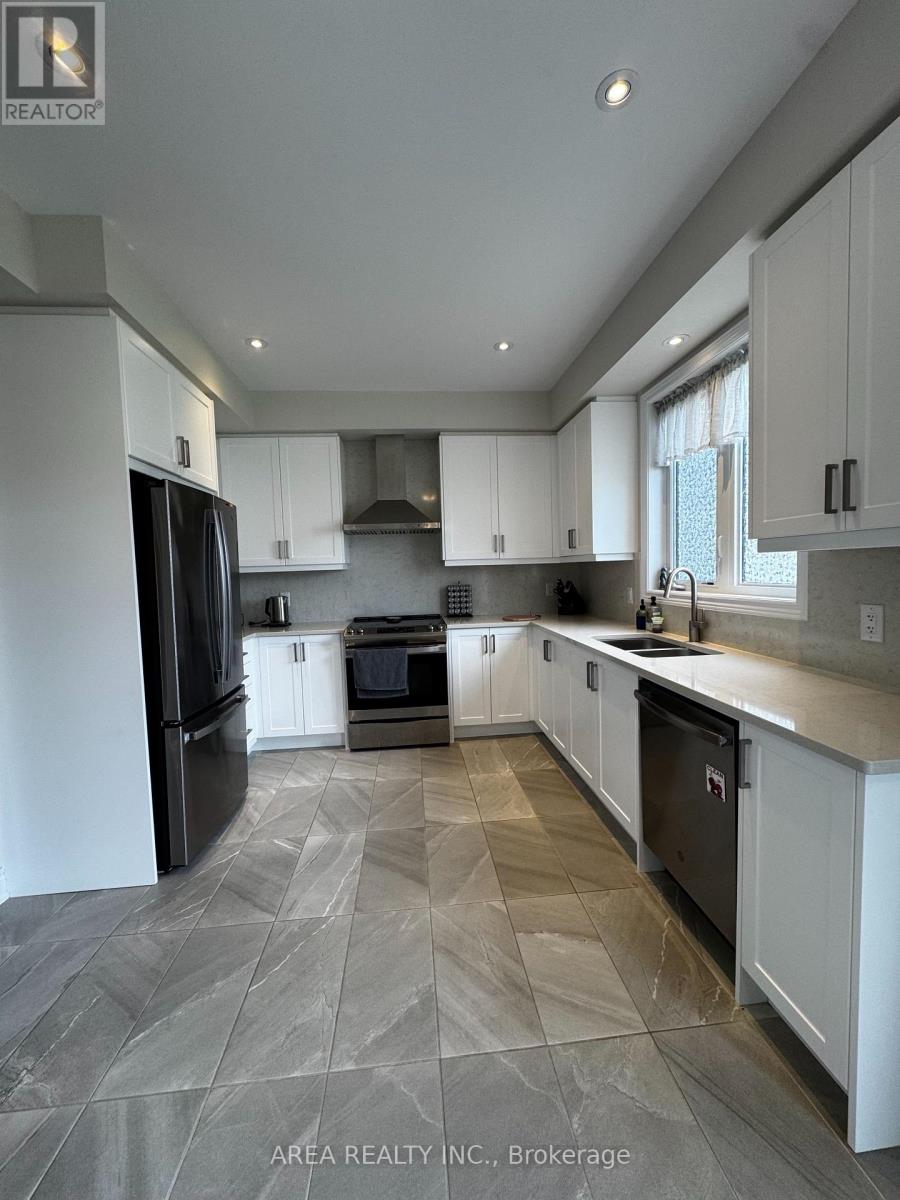 64 Stately Drive, Wasaga Beach, Ontario  L0M 1S0 - Photo 6 - S12216946