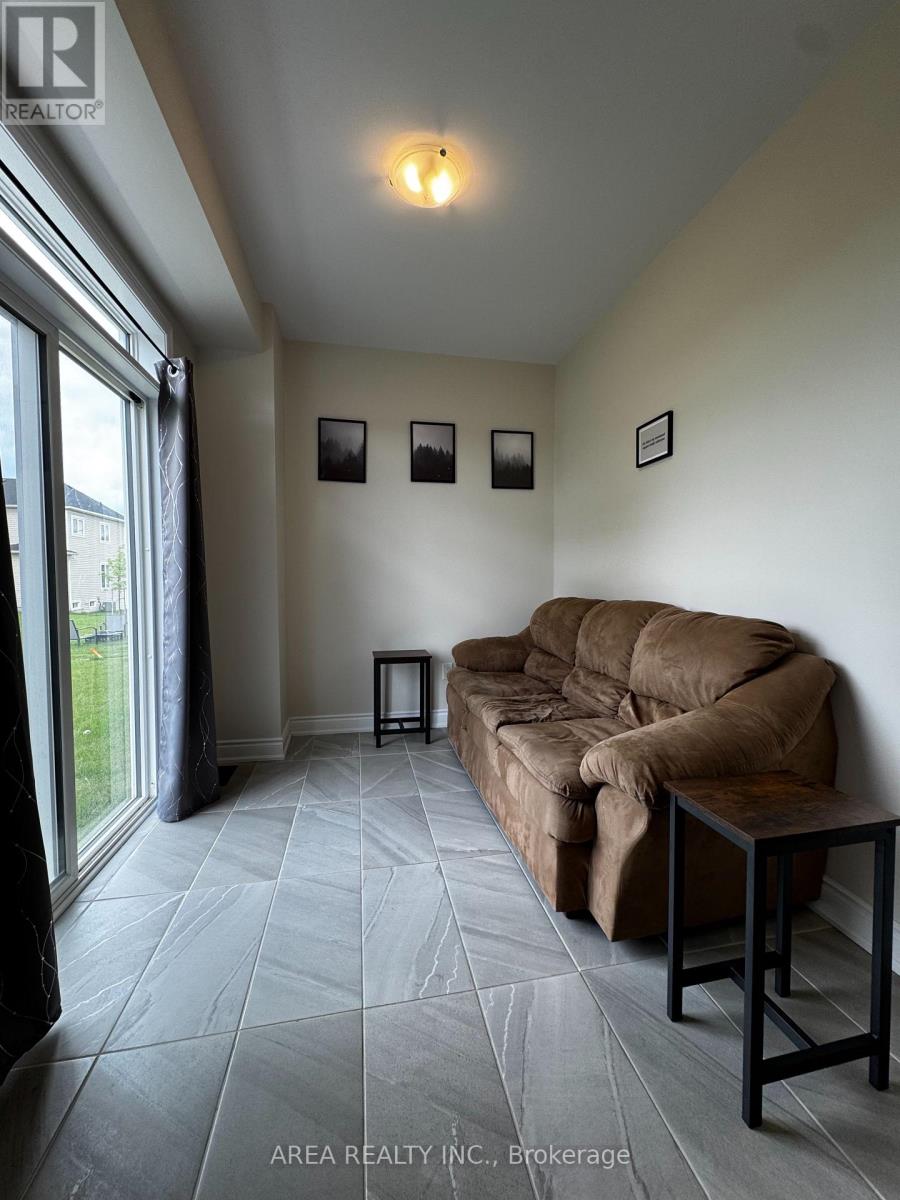 64 Stately Drive, Wasaga Beach, Ontario  L0M 1S0 - Photo 8 - S12216946