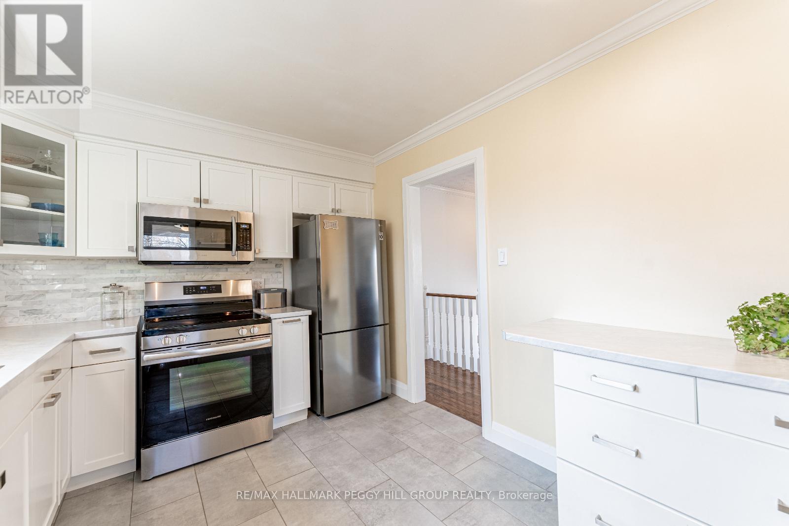 45 Shoreview Drive, Barrie, Ontario  L4M 1G2 - Photo 4 - S12216953