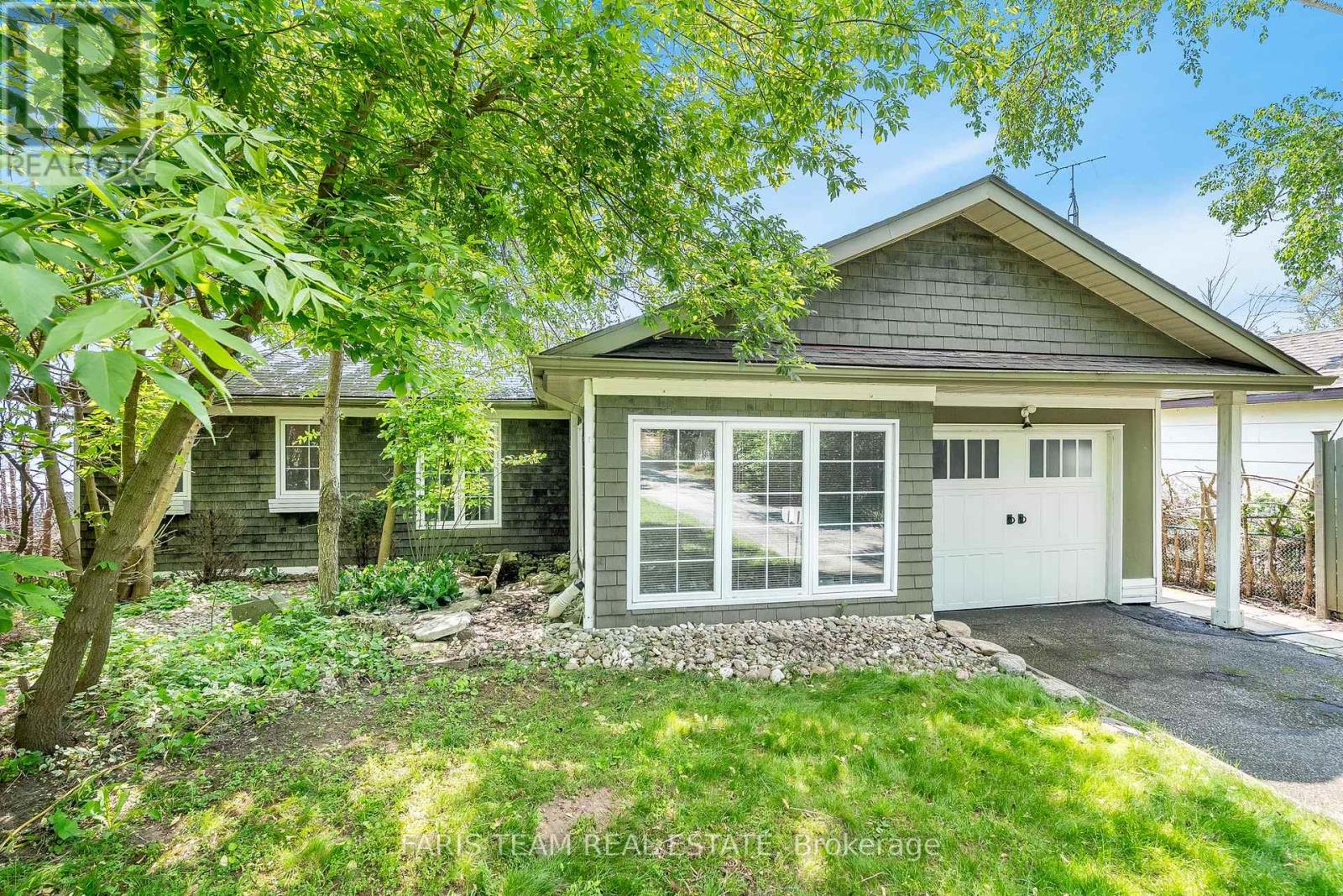 Property at 1075 LAKESHORE ROAD E image 3