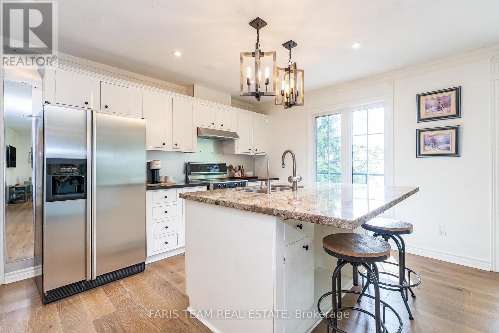 Property at 1075 LAKESHORE ROAD E image 4