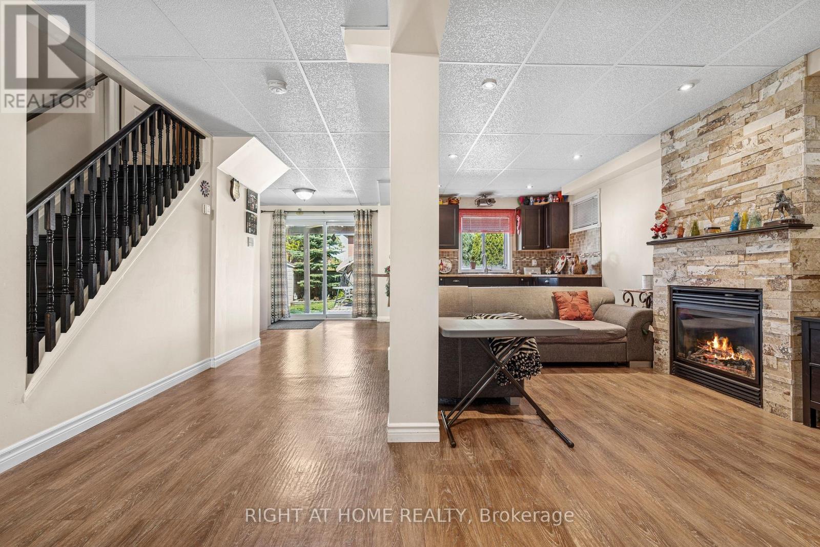 14 Prince Of Wales Drive, Barrie, Ontario  L4N 0T5 - Photo 43 - S12217039