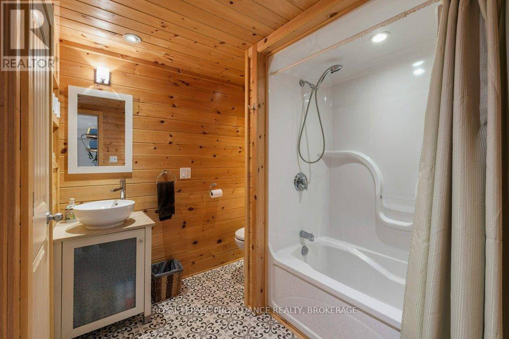 89 Waldo's Way Lane, Frontenac Islands, Ontario  K0H 2Y0 - Photo 22 - X12184543