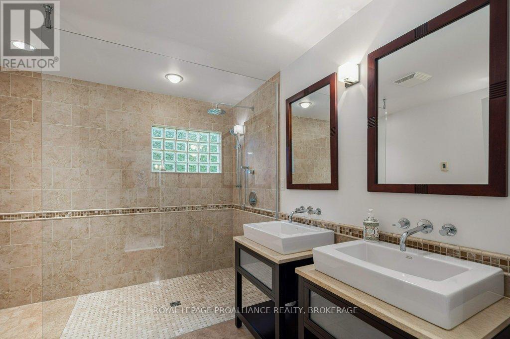 89 Waldo's Way Lane, Frontenac Islands, Ontario  K0H 2Y0 - Photo 35 - X12184543