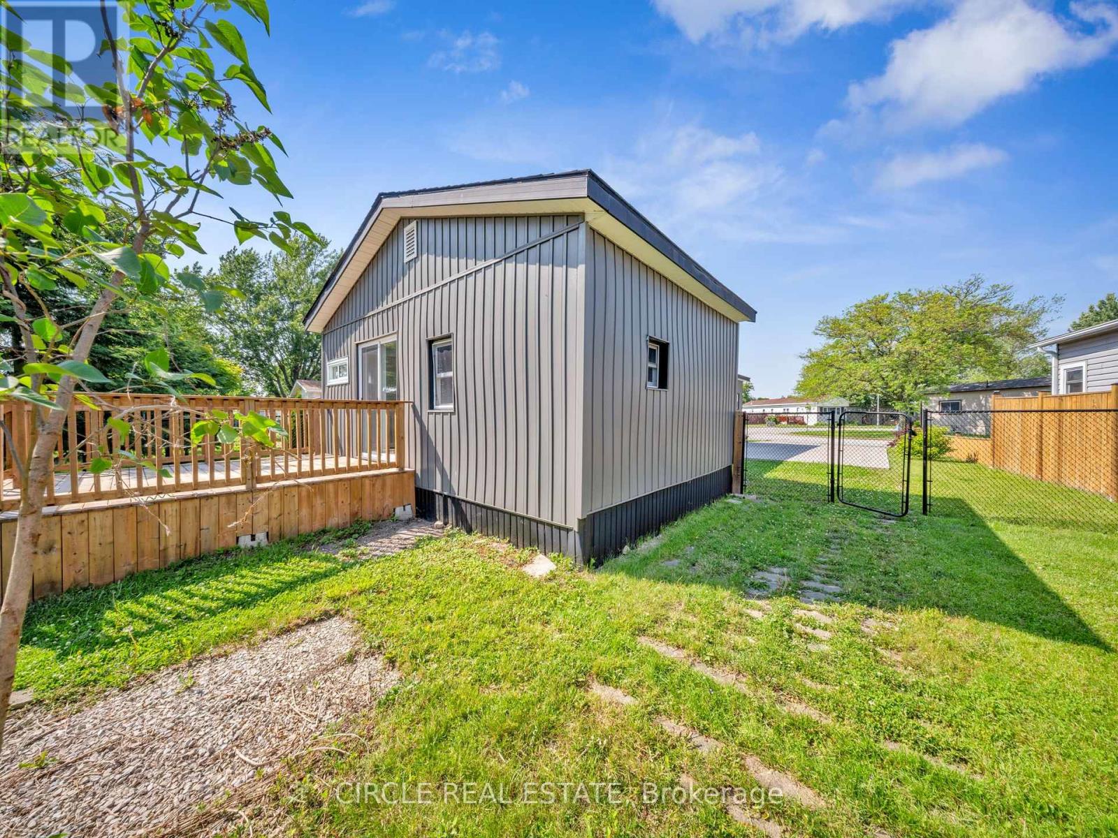 5 Maple Drive, Essex, Ontario  N0R 1J0 - Photo 8 - X12216403