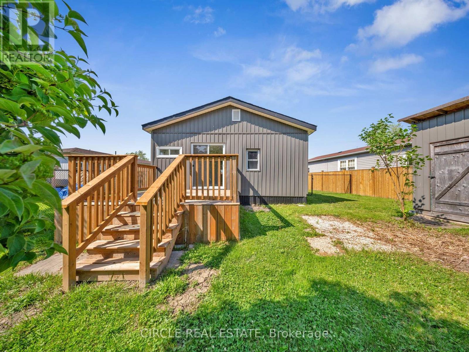5 Maple Drive, Essex, Ontario  N0R 1J0 - Photo 12 - X12216403