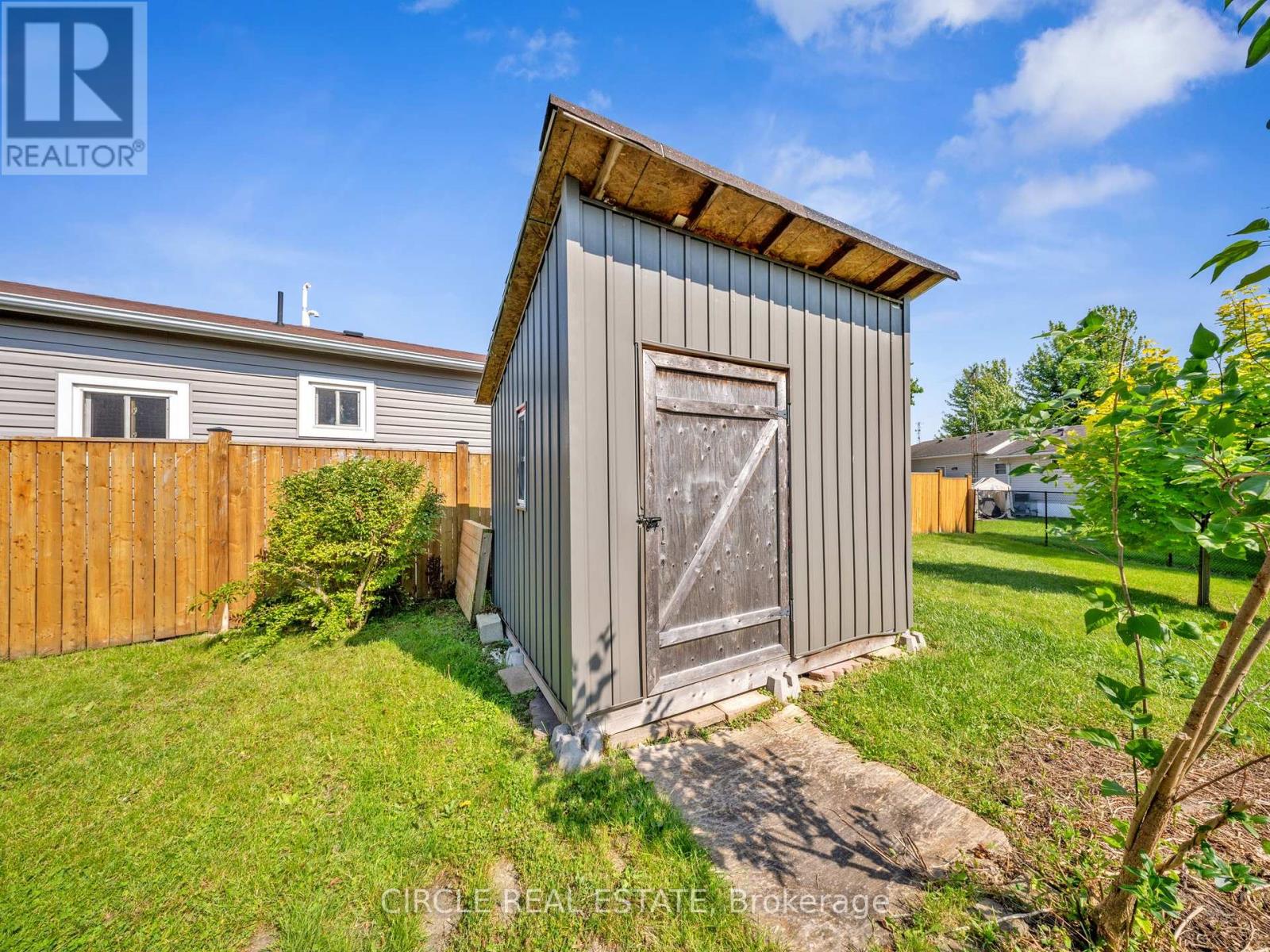 5 Maple Drive, Essex, Ontario  N0R 1J0 - Photo 7 - X12216403