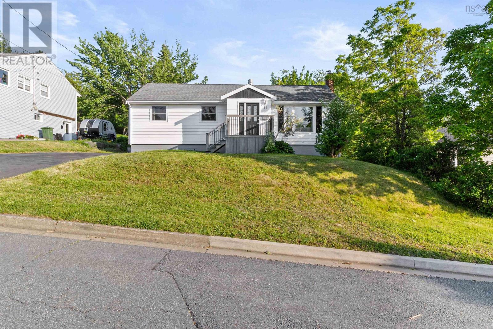 61 Belle Vista Drive, Dartmouth, Nova Scotia  B2W 2X4 - Photo 1 - 202514447
