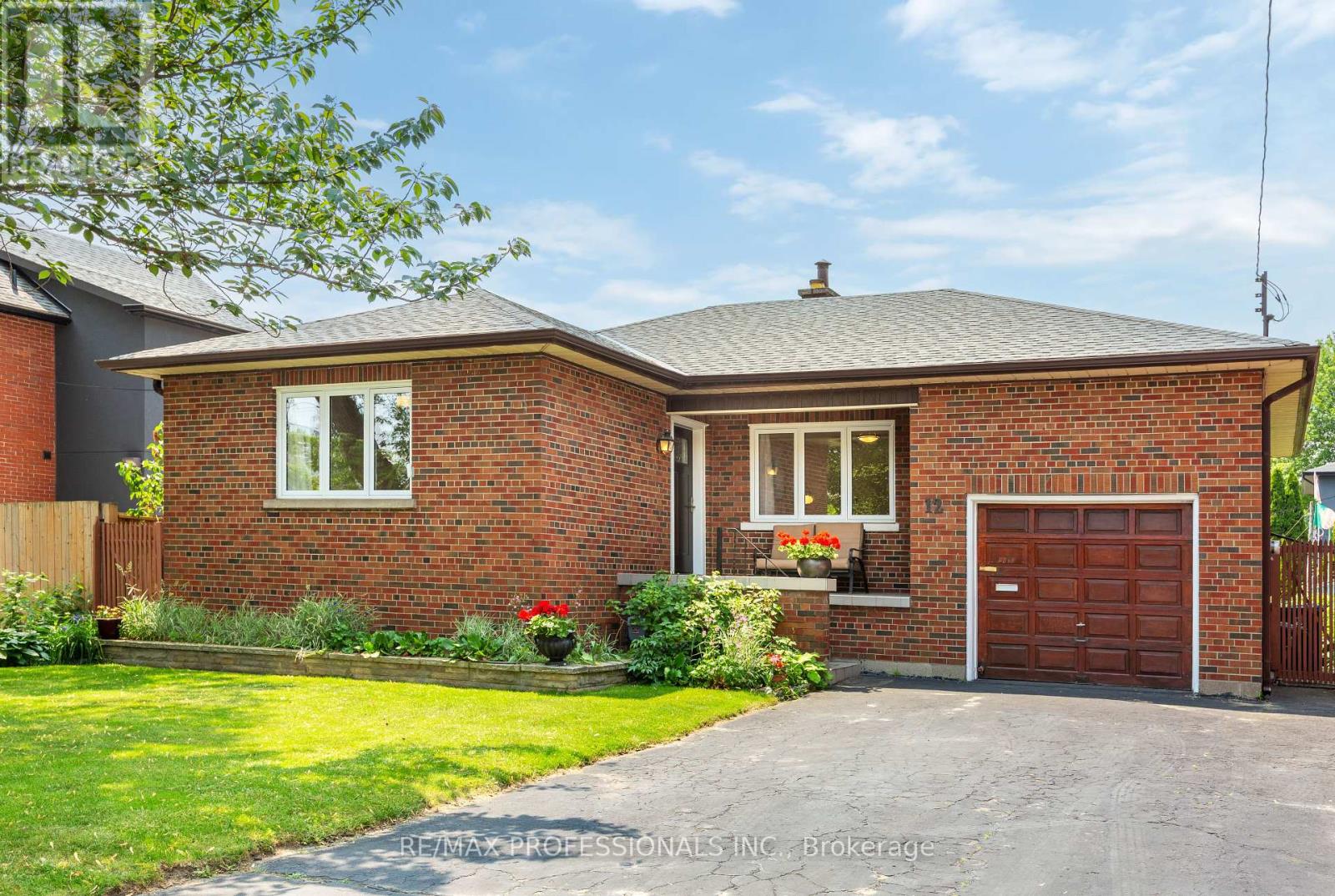 12 MCINTOSH AVENUE, Toronto, Ontario