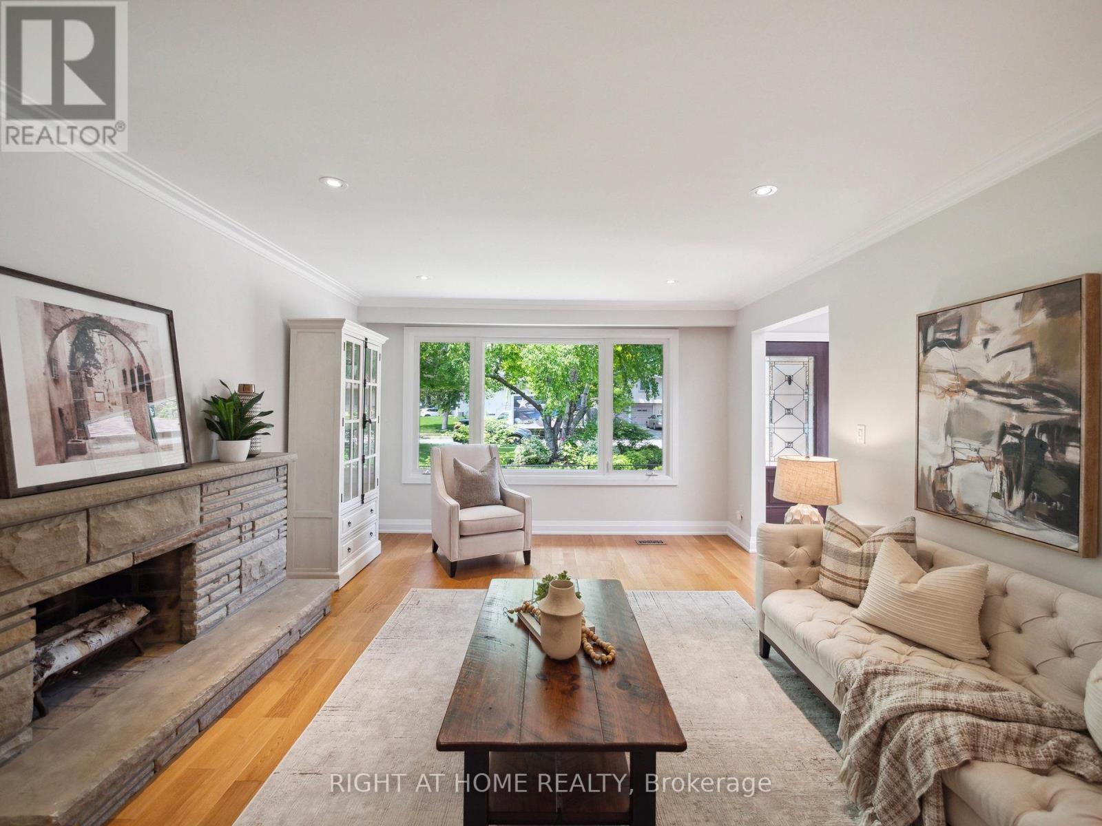 6 Bearbury Drive, Toronto, Ontario  M9C 2G9 - Photo 8 - W12216925