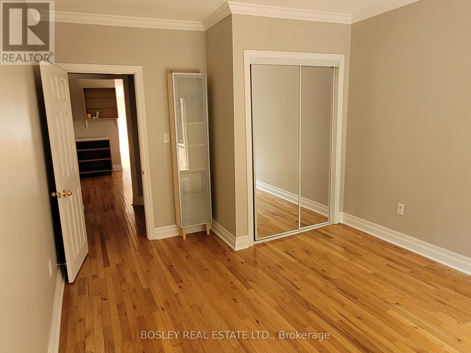 71 Rockcliffe Boulevard, Toronto, Ontario  M6N 4R4 - Photo 12 - W12216929