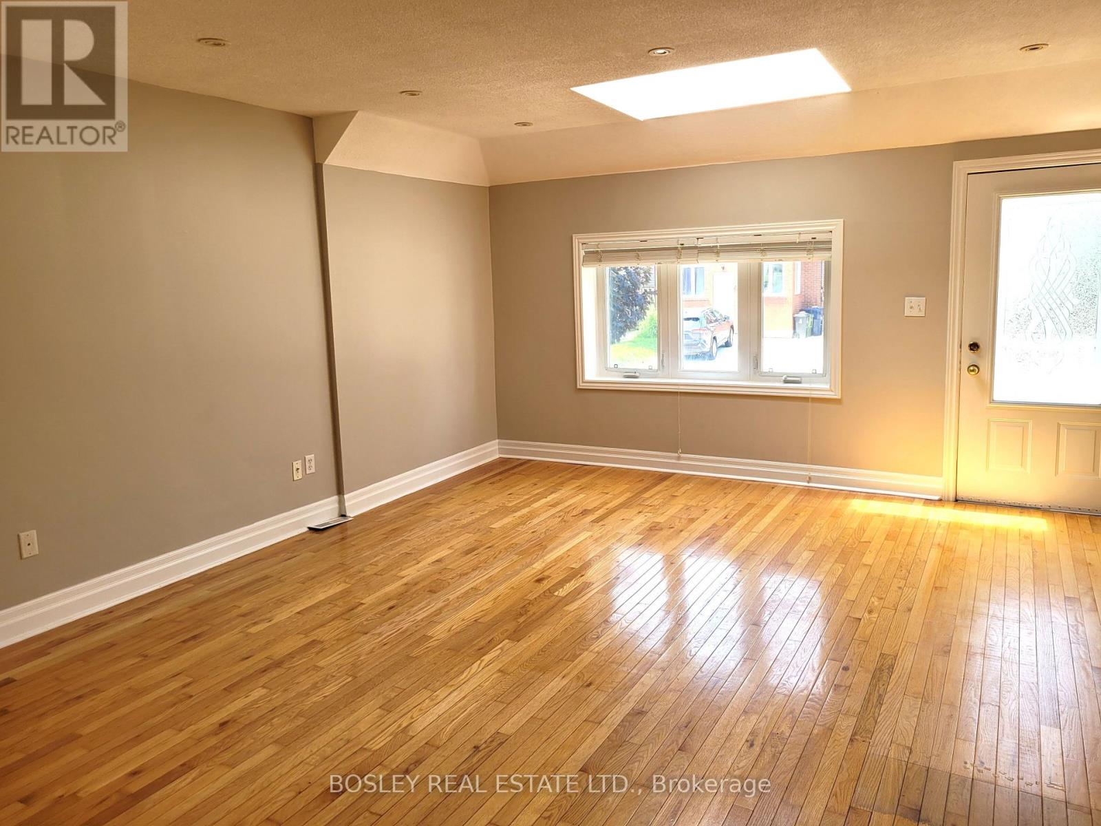 71 Rockcliffe Boulevard, Toronto, Ontario  M6N 4R4 - Photo 2 - W12216929