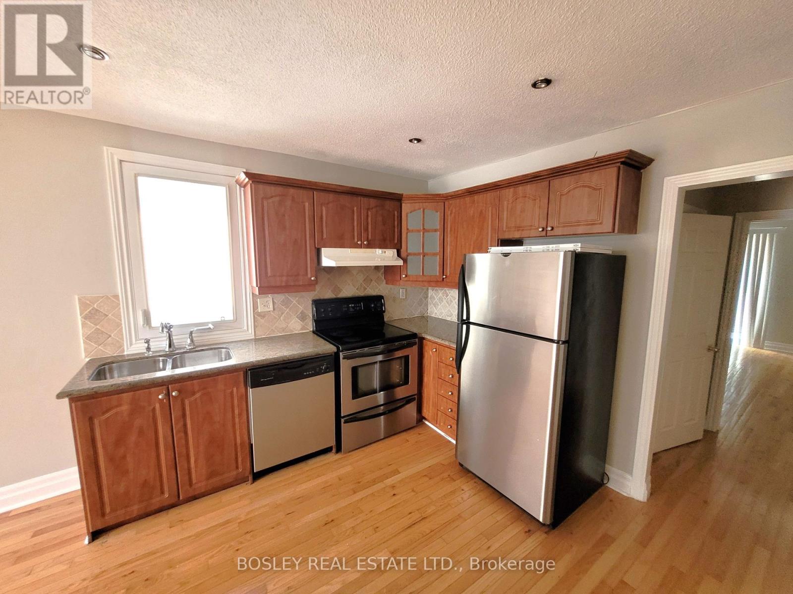 71 Rockcliffe Boulevard, Toronto, Ontario  M6N 4R4 - Photo 8 - W12216929