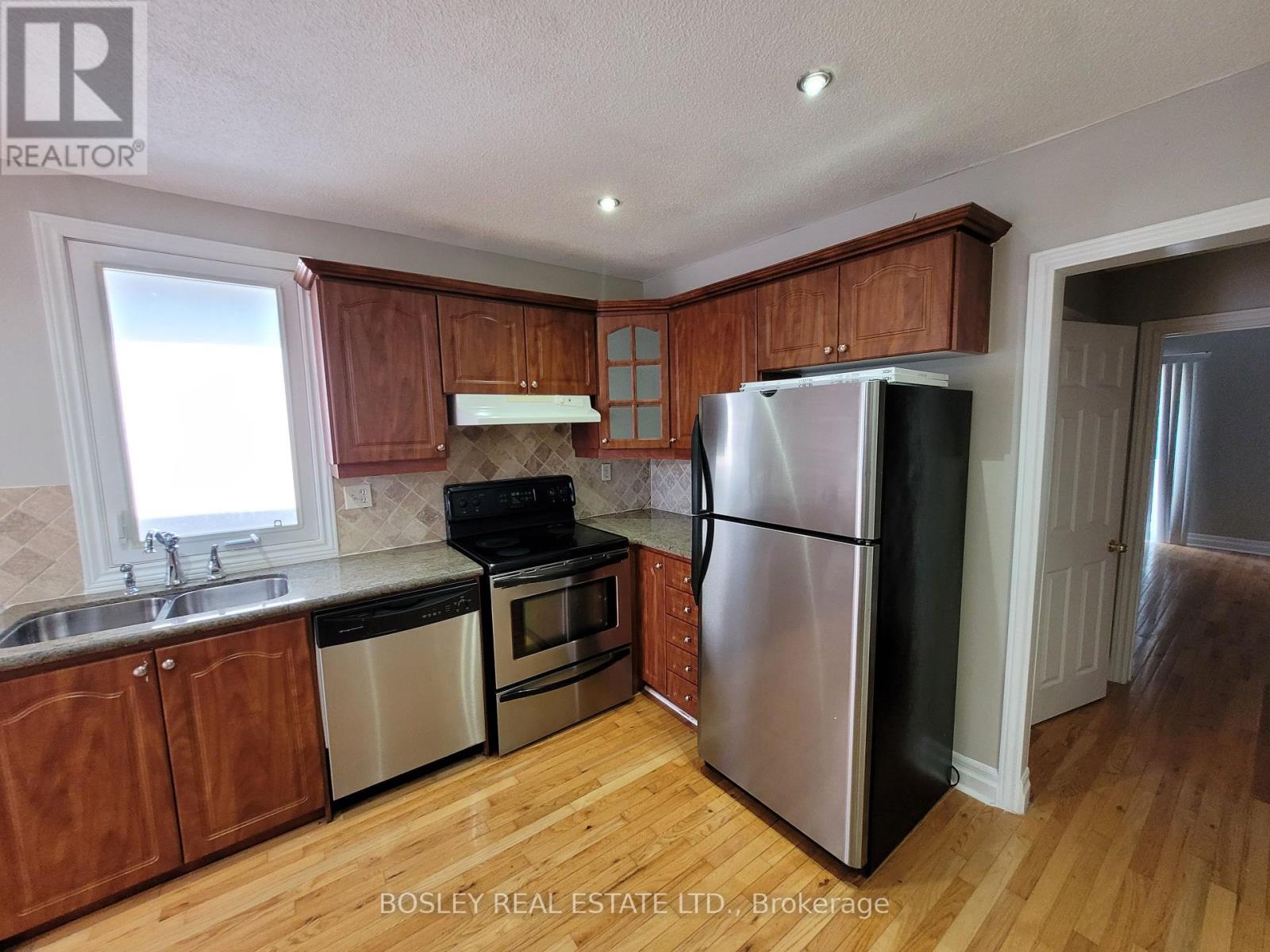 71 Rockcliffe Boulevard, Toronto, Ontario  M6N 4R4 - Photo 9 - W12216929
