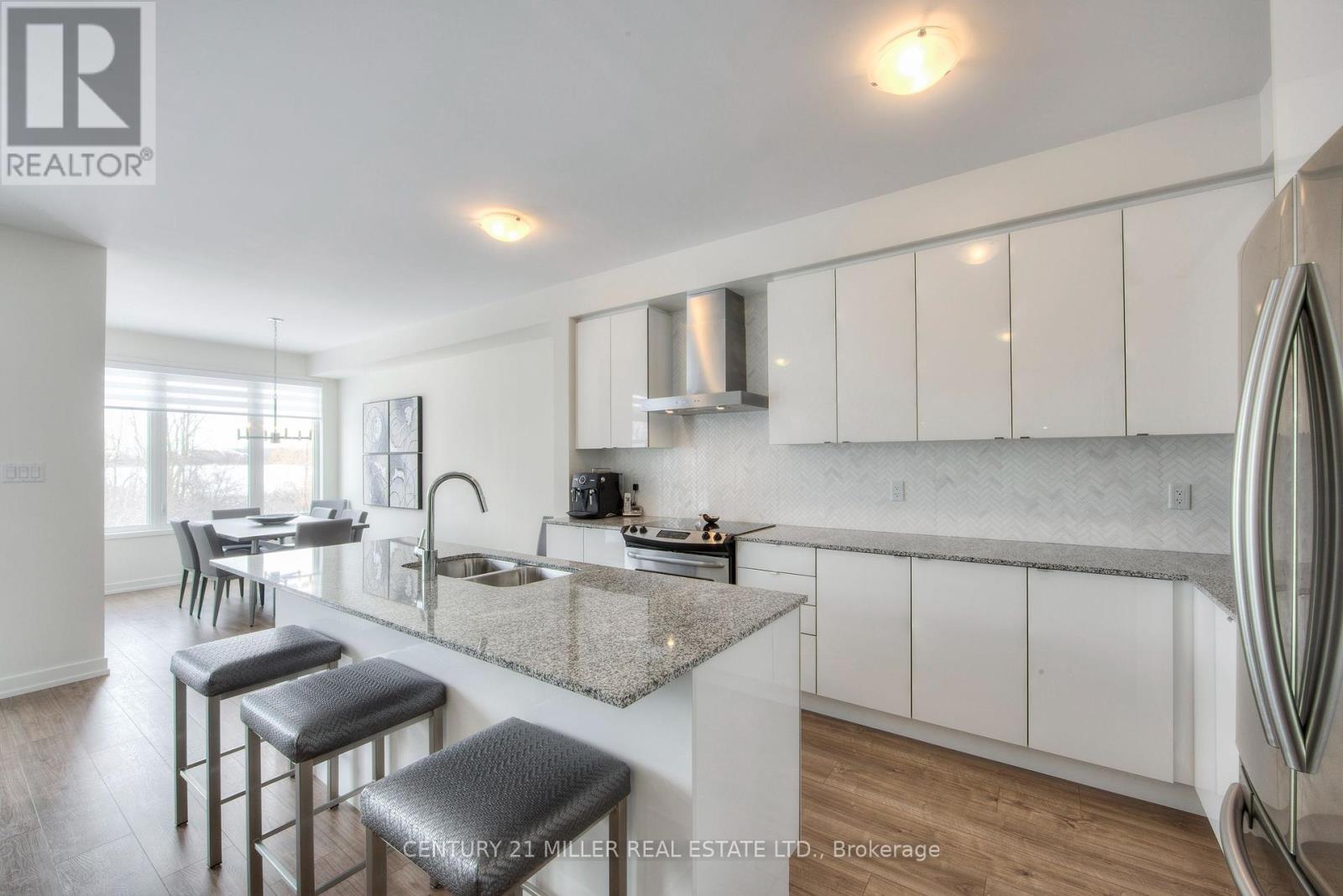 231 Fowley Drive, Oakville, Ontario  L6H 0P4 - Photo 8 - W12216949