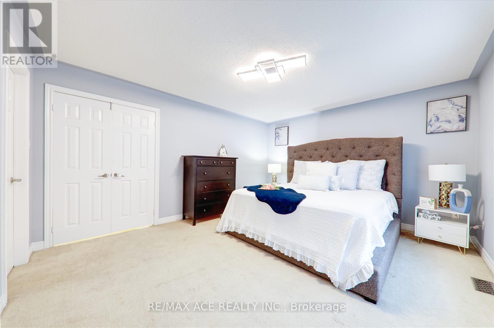 62 Saffron Crescent, Brampton, Ontario  L6S 6H7 - Photo 23 - W12217049