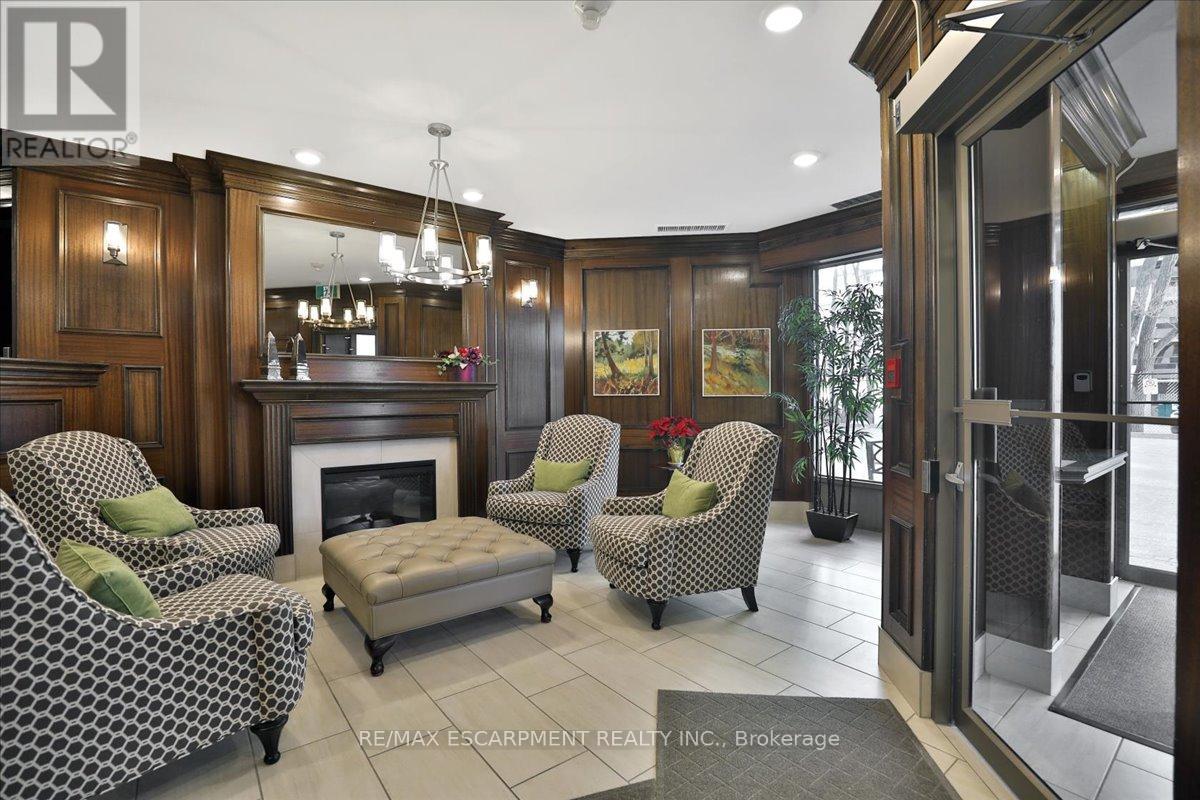 603 - 1237 North Shore Boulevard, Burlington, Ontario  L7S 1C7 - Photo 3 - W12217070