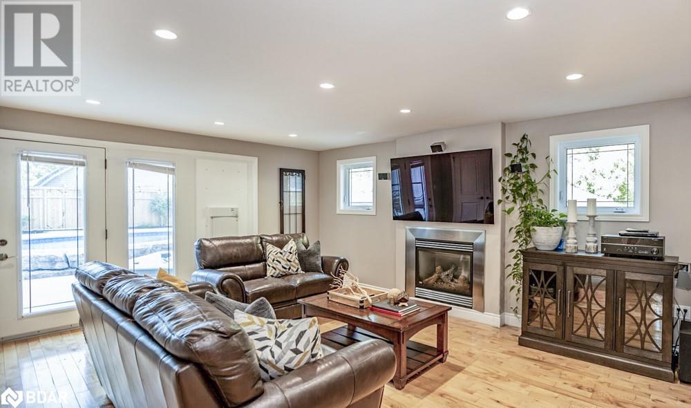 112 Lakeshore Road W, Oro-Medonte, Ontario  L0L 2E0 - Photo 25 - 40740814