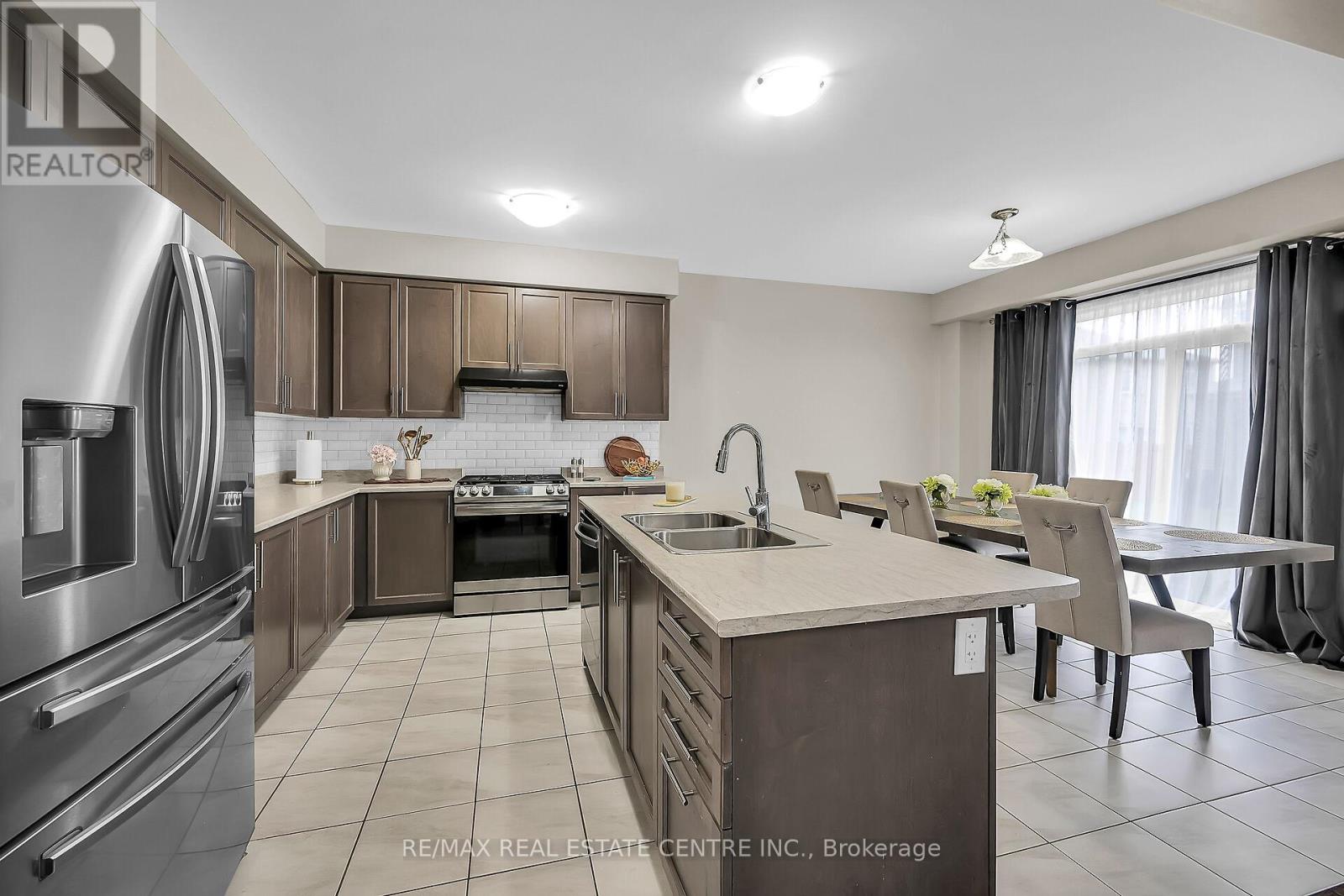 198 Whithorn Crescent, Haldimand, Ontario  N3W 0C9 - Photo 16 - X12216932