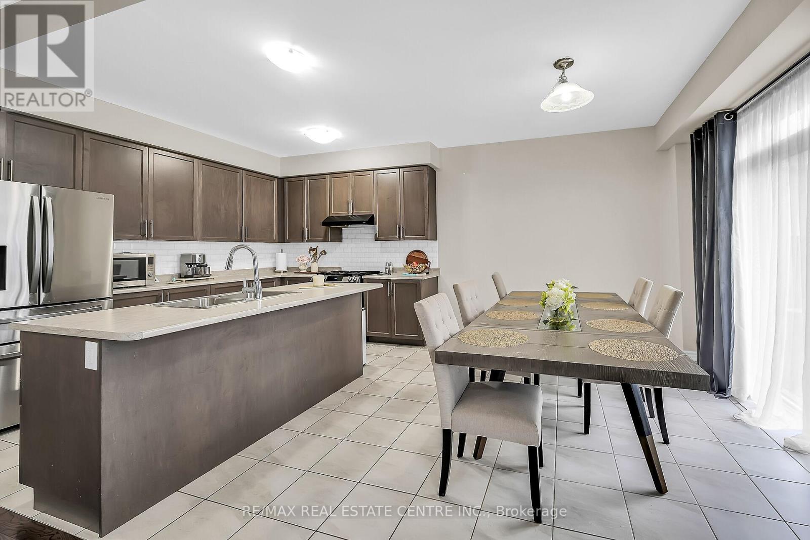 198 Whithorn Crescent, Haldimand, Ontario  N3W 0C9 - Photo 17 - X12216932